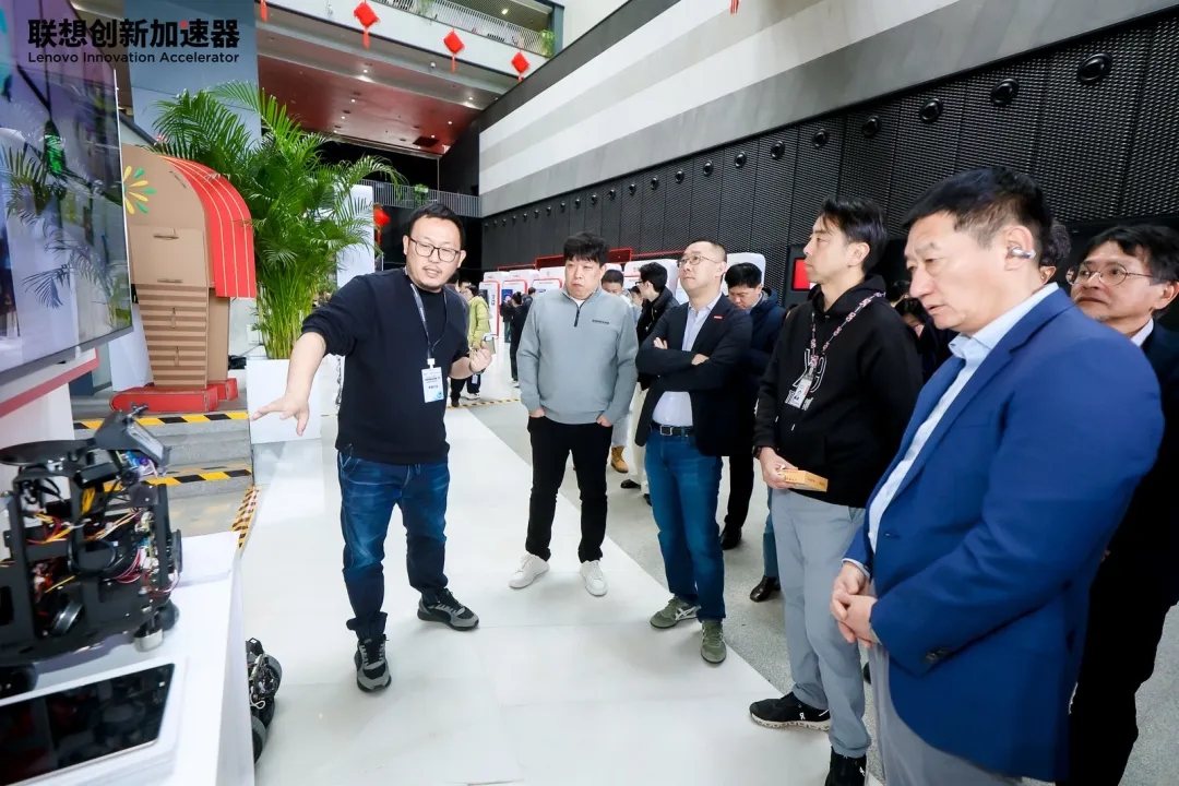 z6.com亮相联想创新加速器开放日，以消费级物理AI大脑平台助推家用机器人产业生态化 